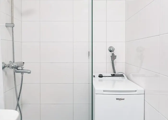 Beautiful And Minimalist Next To Metro