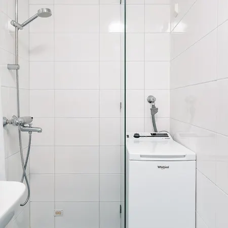 Beautiful And Minimalist Next To Metro